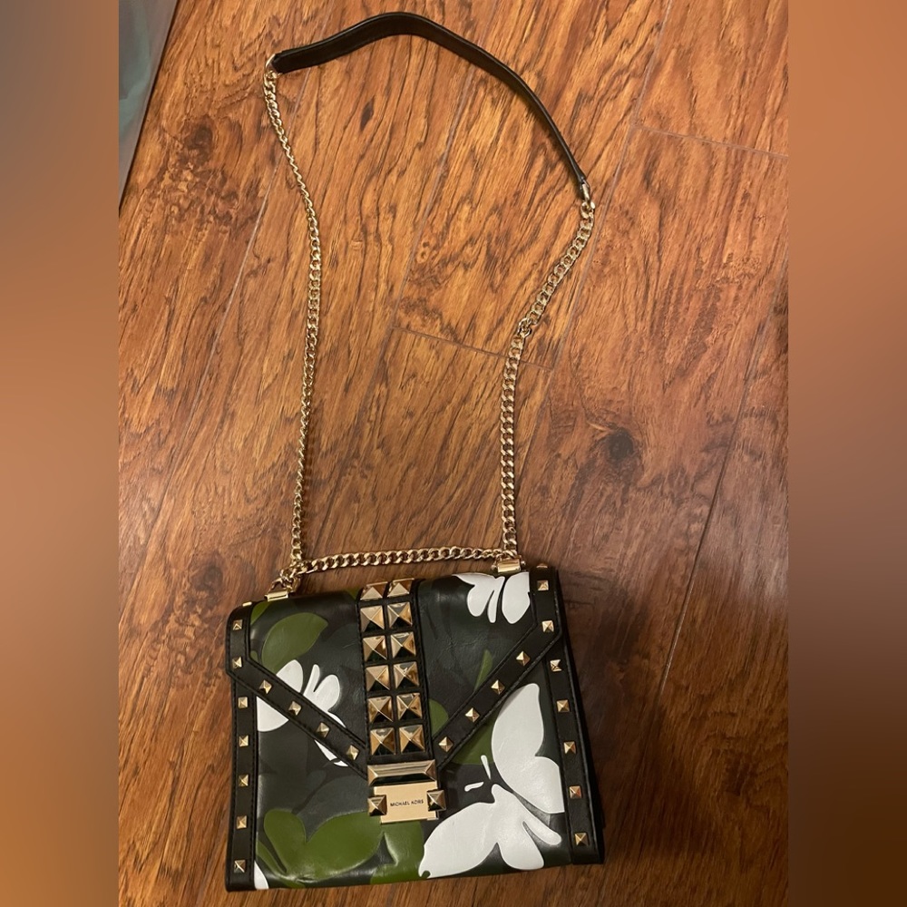 Micheal Kors 🦋 & studs leather bag